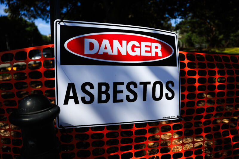 Chrysotile asbestos finally banned in the US after decades of EPA efforts