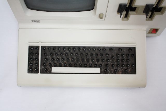 IBM 5322 with keycaps removed