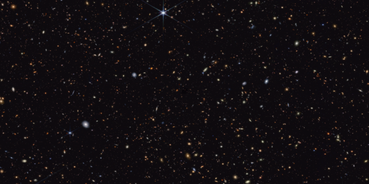 Daily Telescope: Nový webový obrázek odhaluje vesmír plný galaxií