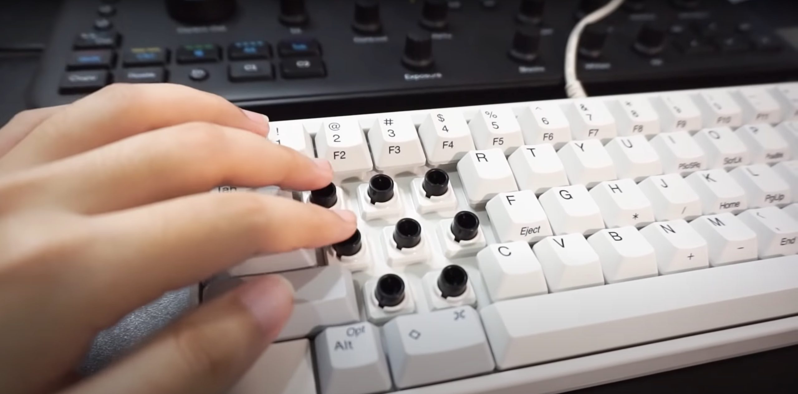 Explaining why your keyboard feels so darn good—or way too mushy - Ars ...