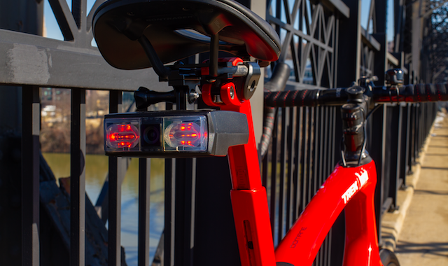 Raspberry Pi-powered AI bike light detects cars, alerts bikers to bad drivers