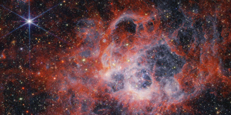 Daily Telescope: Giant new stars spark a nebula