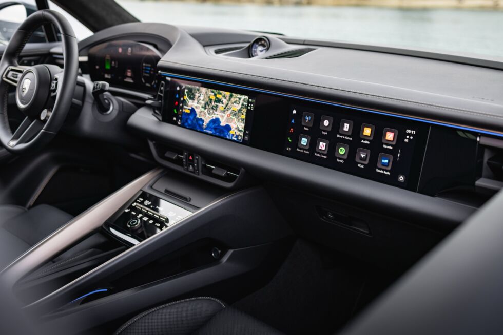 The extra infotainment screen for the front passenger is an optional extra, but we still think it's pointless since everyone has a smartphone these days.