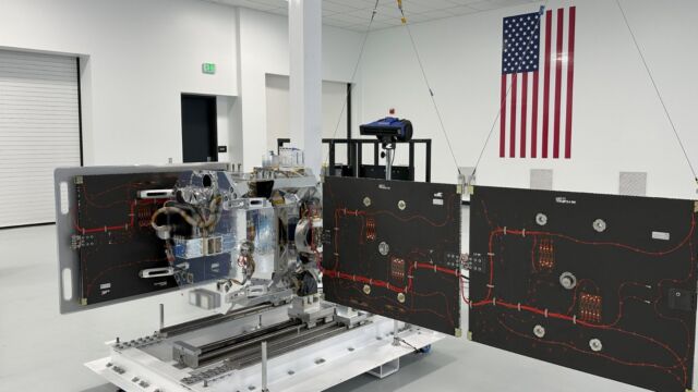 Um dos dois primeiros "veículos orbitais autônomos" Jackal da True Anomaly, que foi lançado em março em uma missão de compartilhamento de carona da SpaceX.