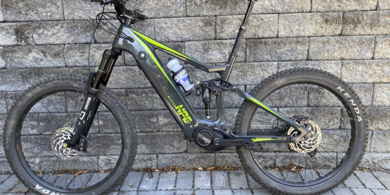 Scatena la bestia: la mountain bike elettrica ad alte prestazioni