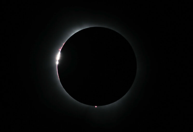 Moments of totality: How Ars experienced the eclipse