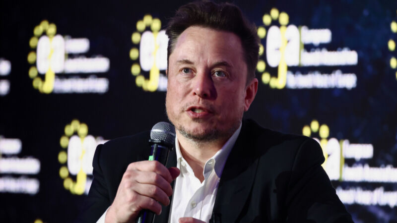 Elon Musk, propietario de Tesla y de la plataforma X (anteriormente Twitter), asiste a un simposio sobre la lucha contra el antisemitismo titulado 
