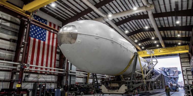 El cohete reutilizable más utilizado de SpaceX realizará su vigésimo lanzamiento esta noche
