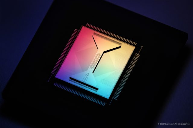 Quantinuum Racetrack Microsoft performs operations with multiple error-corrected qubits ...