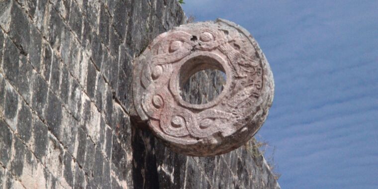 Les Mayas utilisaient des plantes hallucinogènes dans des rituels « inspirants » pour leurs terrains de jeu de balle.