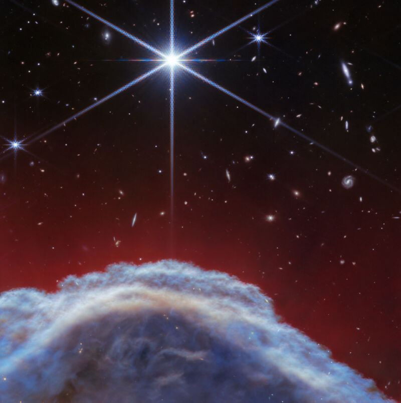 El Telescopio Espacial James Webb ha capturado las imágenes infrarrojas más nítidas hasta la fecha de uno de los objetos más distintivos de nuestros cielos, la Nebulosa Cabeza de Caballo. 