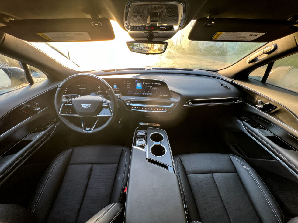 There's plenty of space in here. Cadillac still gives you a scroll wheel to interact with the infotainment, if you don't want to poke the screen with a finger.