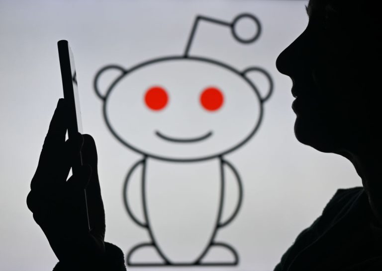 OpenAI will use Reddit posts to train ChatGPT under new deal - Ars Technica