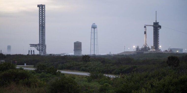 Snažíme sa rozlúštiť neustále sa meniace plány SpaceX pre Starship na Floride