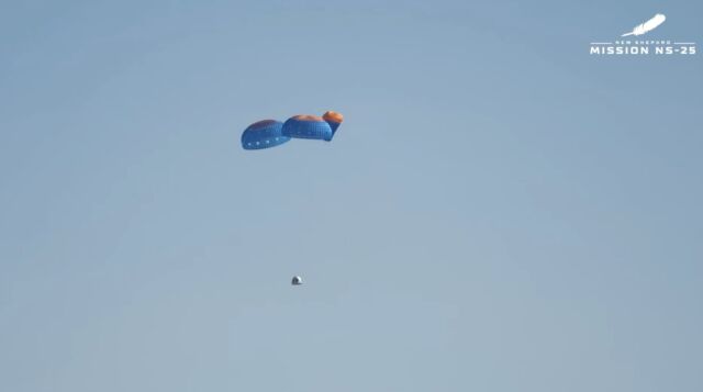 Uno de los tres paracaídas principales de la cápsula de la tripulación de Blue Origin no se infló completamente antes de aterrizar.