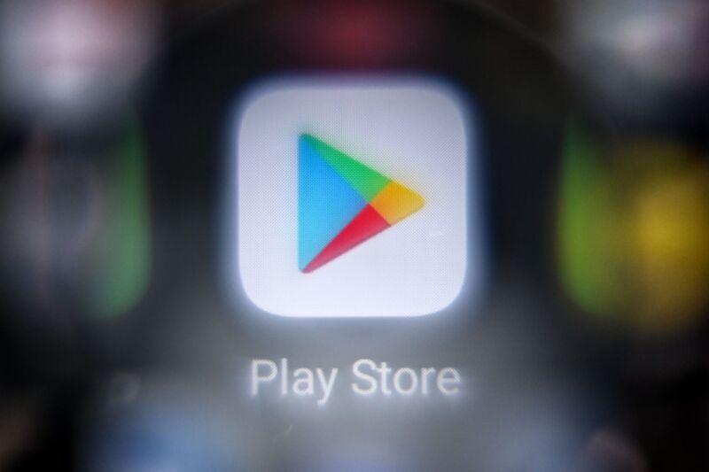 El logotipo de la aplicación de la tienda Google Play que se muestra en la pantalla de un teléfono inteligente.