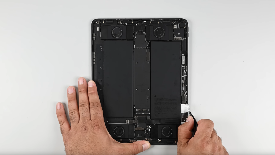 M4 Ipad Pro Teardown Finds Easier To Access Battery Glimpses Of Tandem