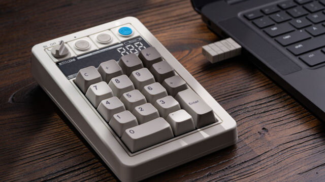The numpad has a button for switching to a regular calculator. 
