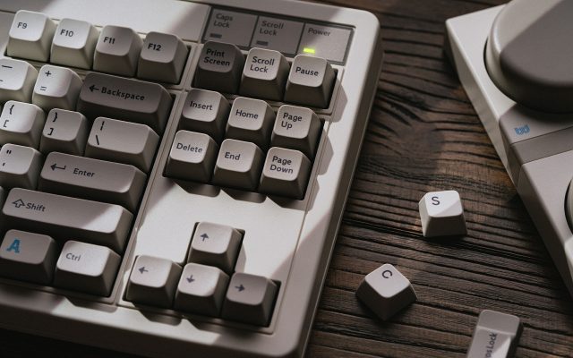 8BitDo M Edition mechanical keyboard is a modern take on IBM’s Model M ...