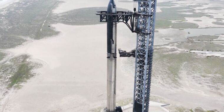 photo of Rocket Report: Starship stacked; Georgia shuts the door on Spaceport Camden image