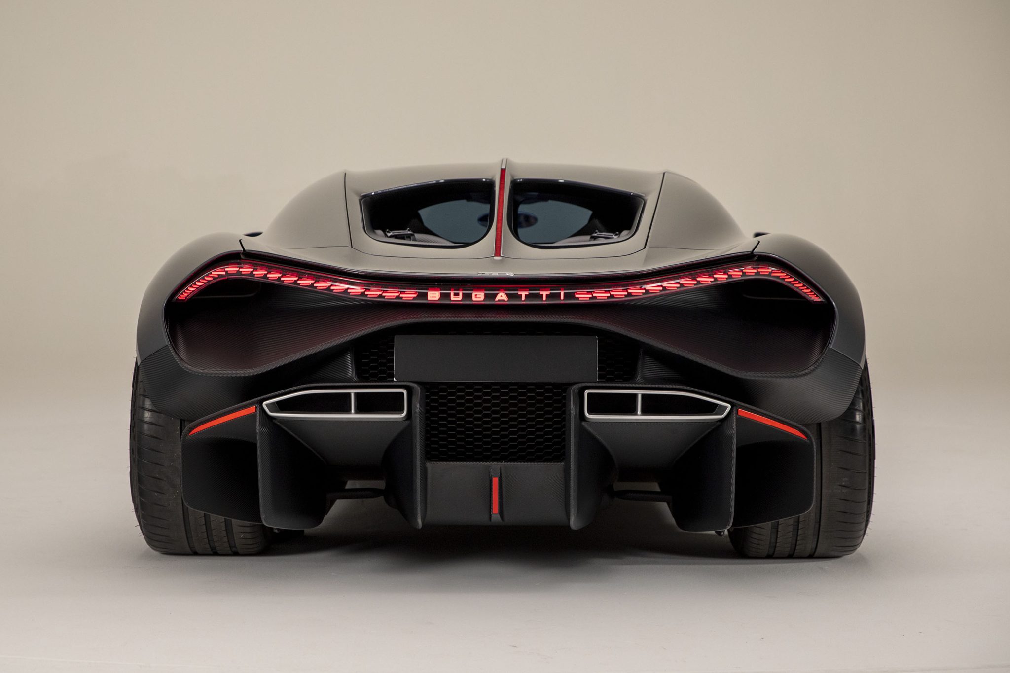 Bugatti’s new hypercar loses the turbos for a screaming V16 hybrid ...