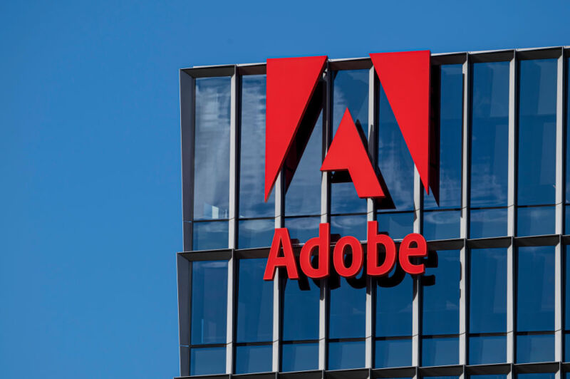 Adobe’s hidden cancellation fee is unlawful, FTC suit says