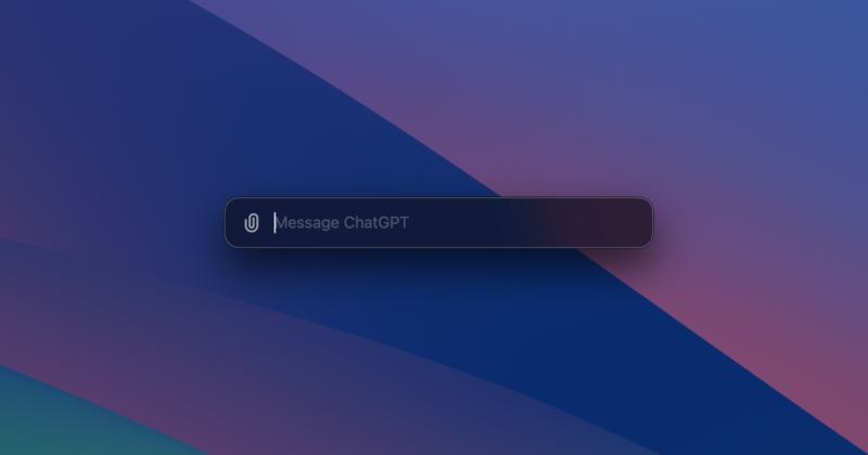 ينبثق حقل رسالة لـ ChatGPT أعلى سطح مكتب Mac