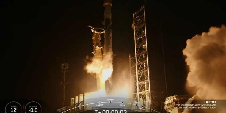 SpaceX torna in orbita due settimane dopo l’anomalia in volo