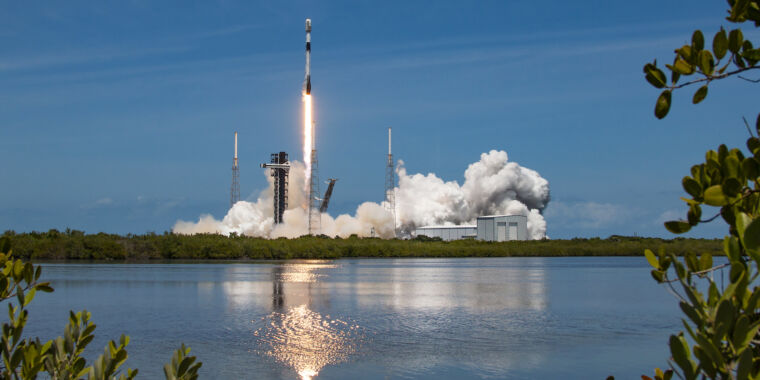 O foguete Falcon 9 provavelmente estará de volta ao vôo na noite de terça-feira