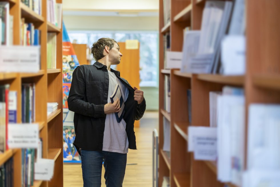 Pirate library must pay publishers $30M, but no one knows who runs it ...
