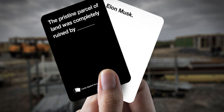 Cards Against Humanity sues SpaceX, alleges “invasion” of land on US/Mexico border