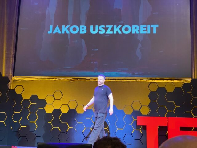 Jakob Uskoreit presenting at TED AI 2024.