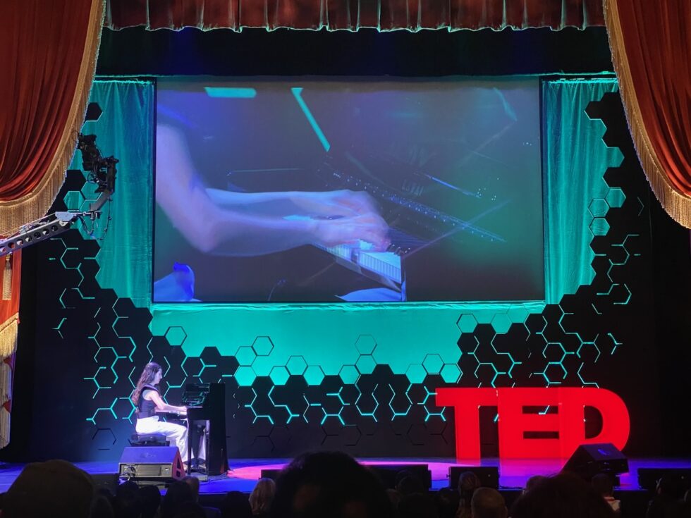 Turkish pianist Ayşedeniz Gökçin played an AI-composed piece in the style of Chopin.