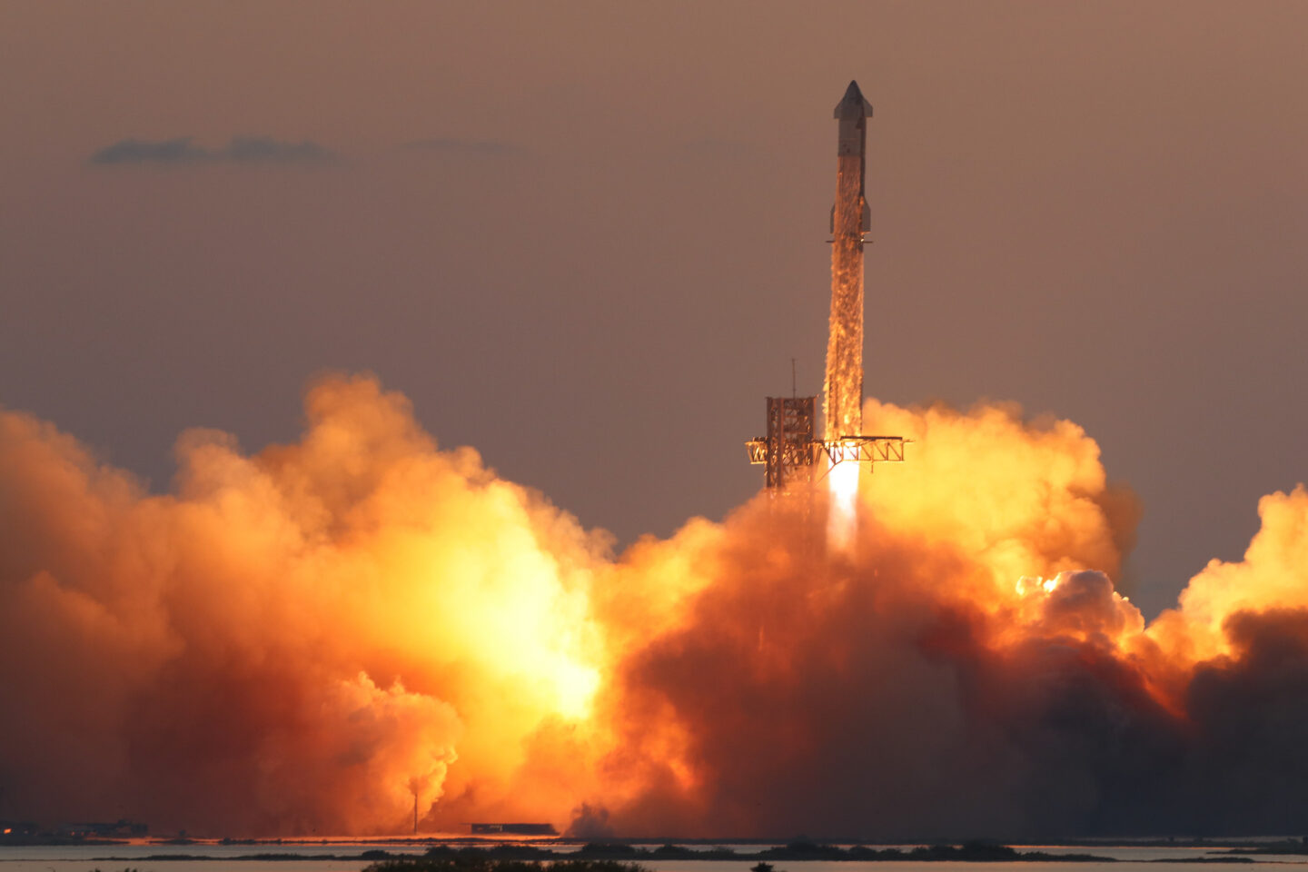SpaceX Catches Returning Rocket In Mid air Turning A Fanciful Idea 