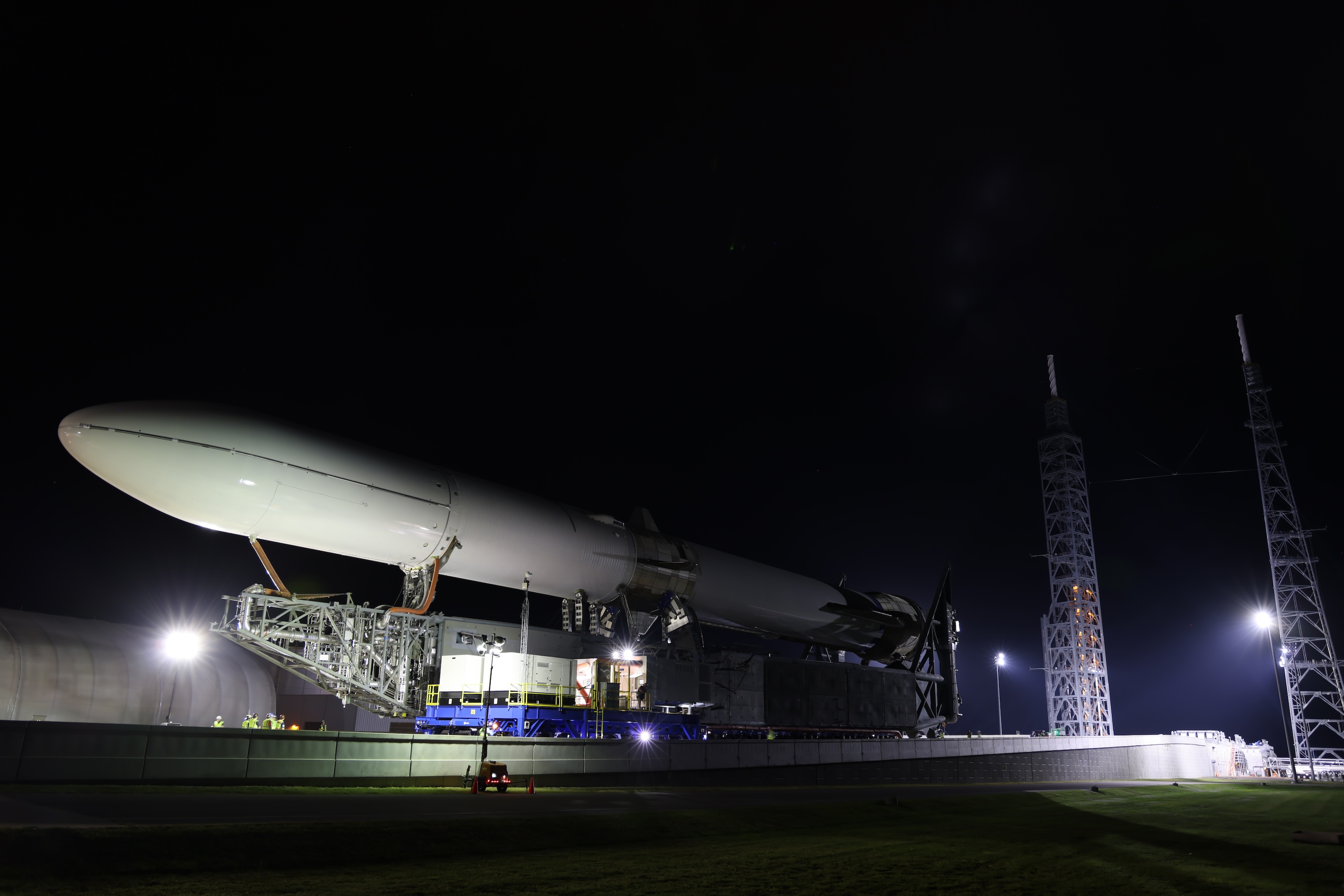 Blue Origin vows to fly its New Glenn rocket "before the end of this year"