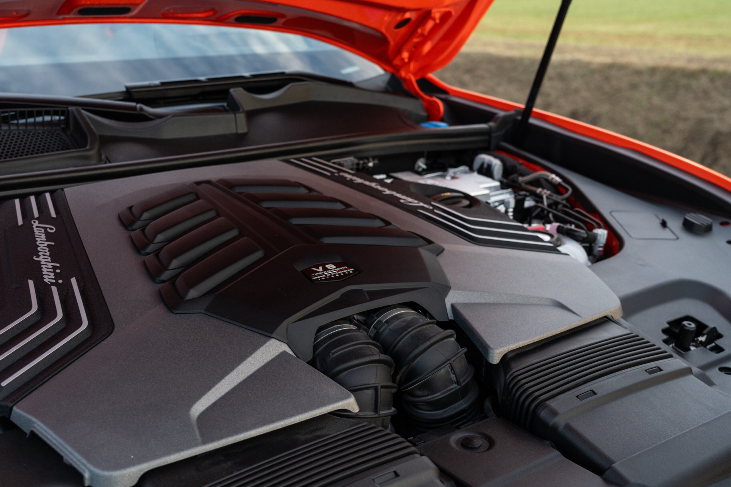 Lamborghini urus engine bay