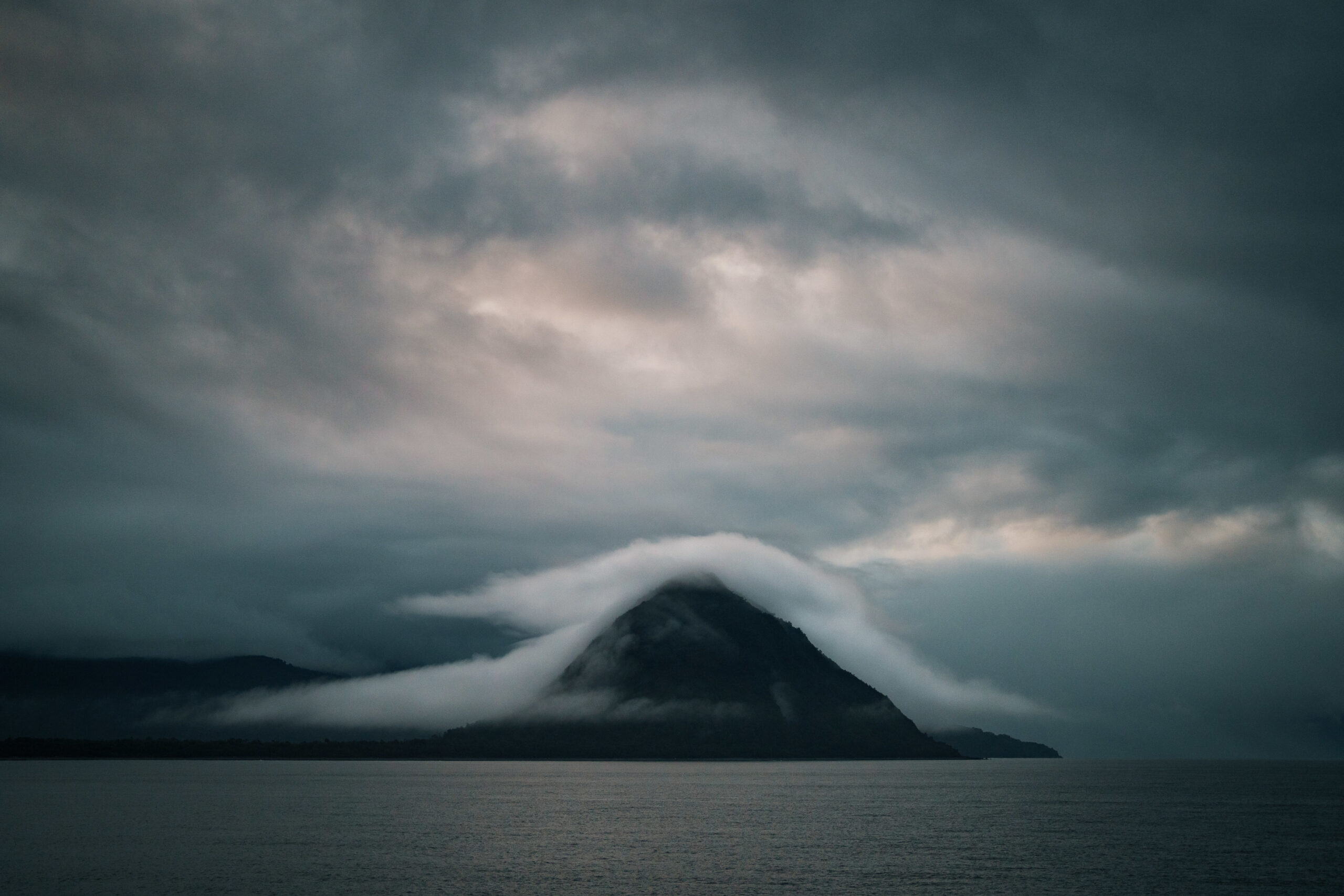 Exploring an undersea terrain sculpted by glaciers and volcanoes - Ars  Technica