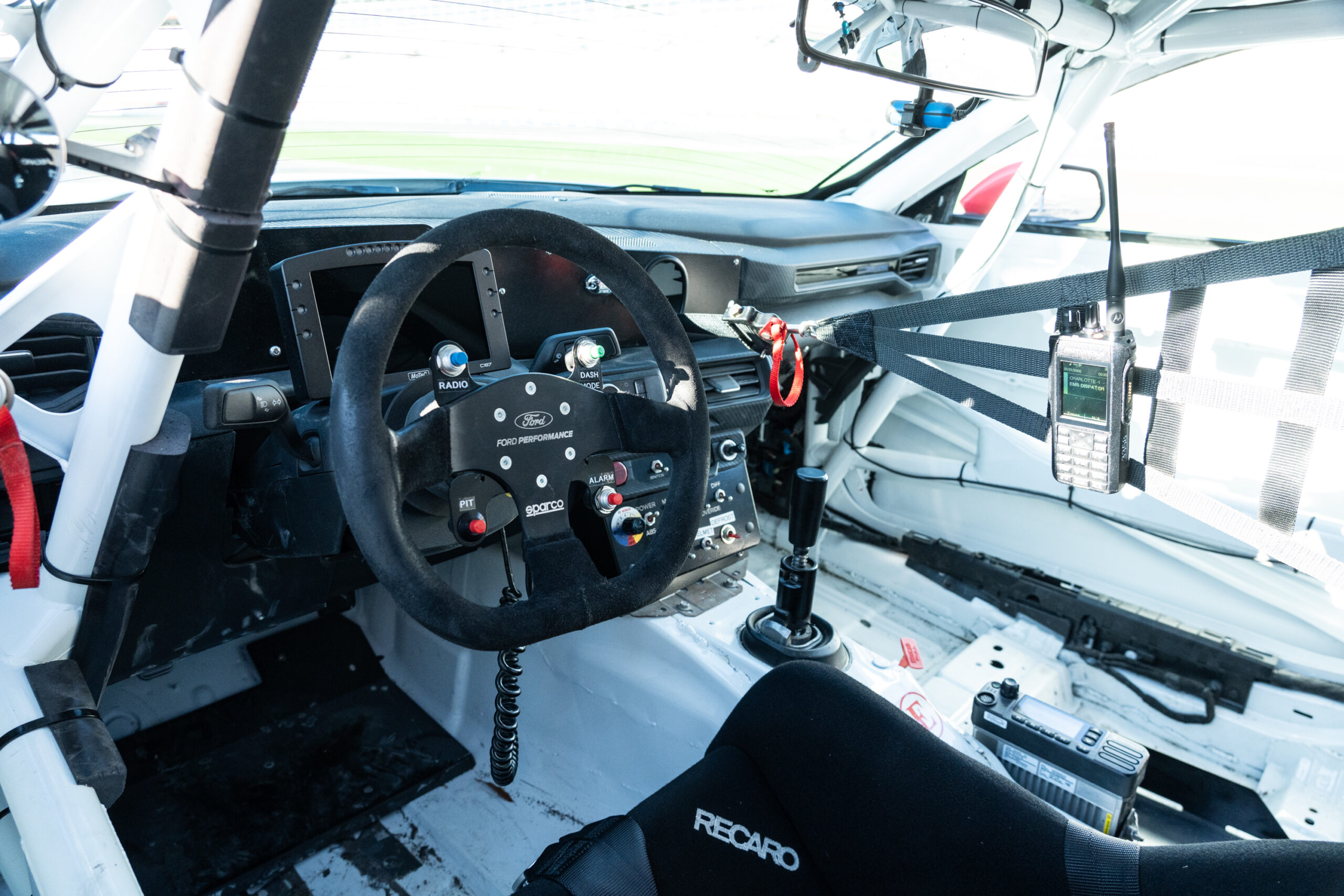 Mustang Darkish Horse R interior