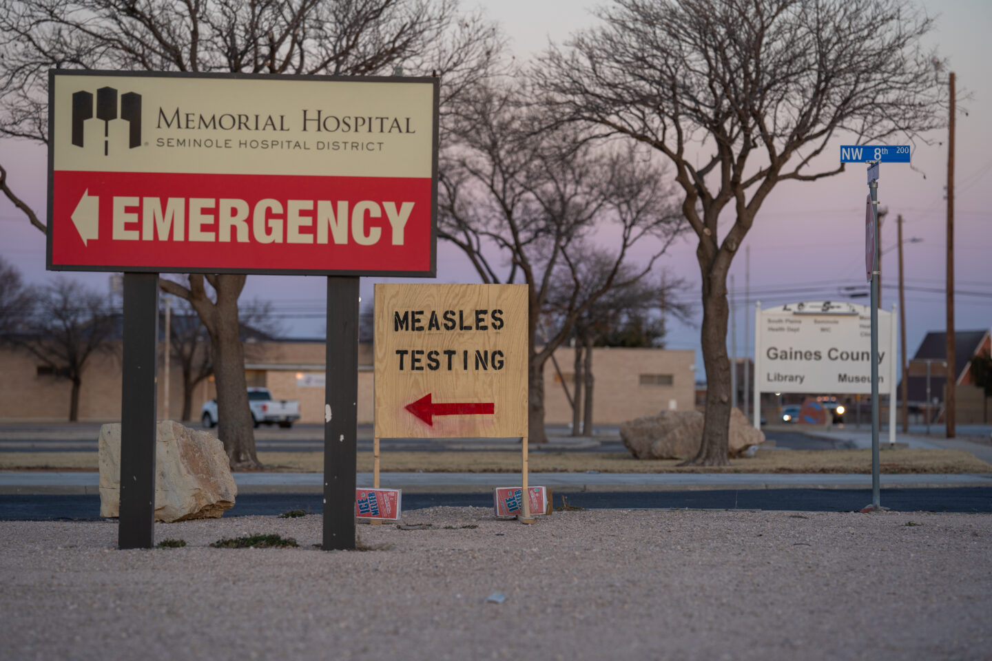 Controversial doc gets measles while treating unvaccinated kids—keeps