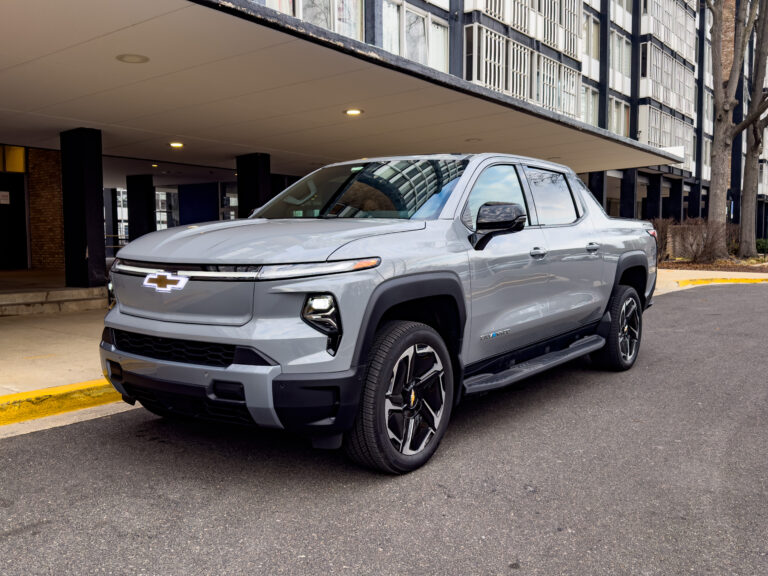 2025 CHEVROLET SILVERADO EV LT REVIEW visual data 3