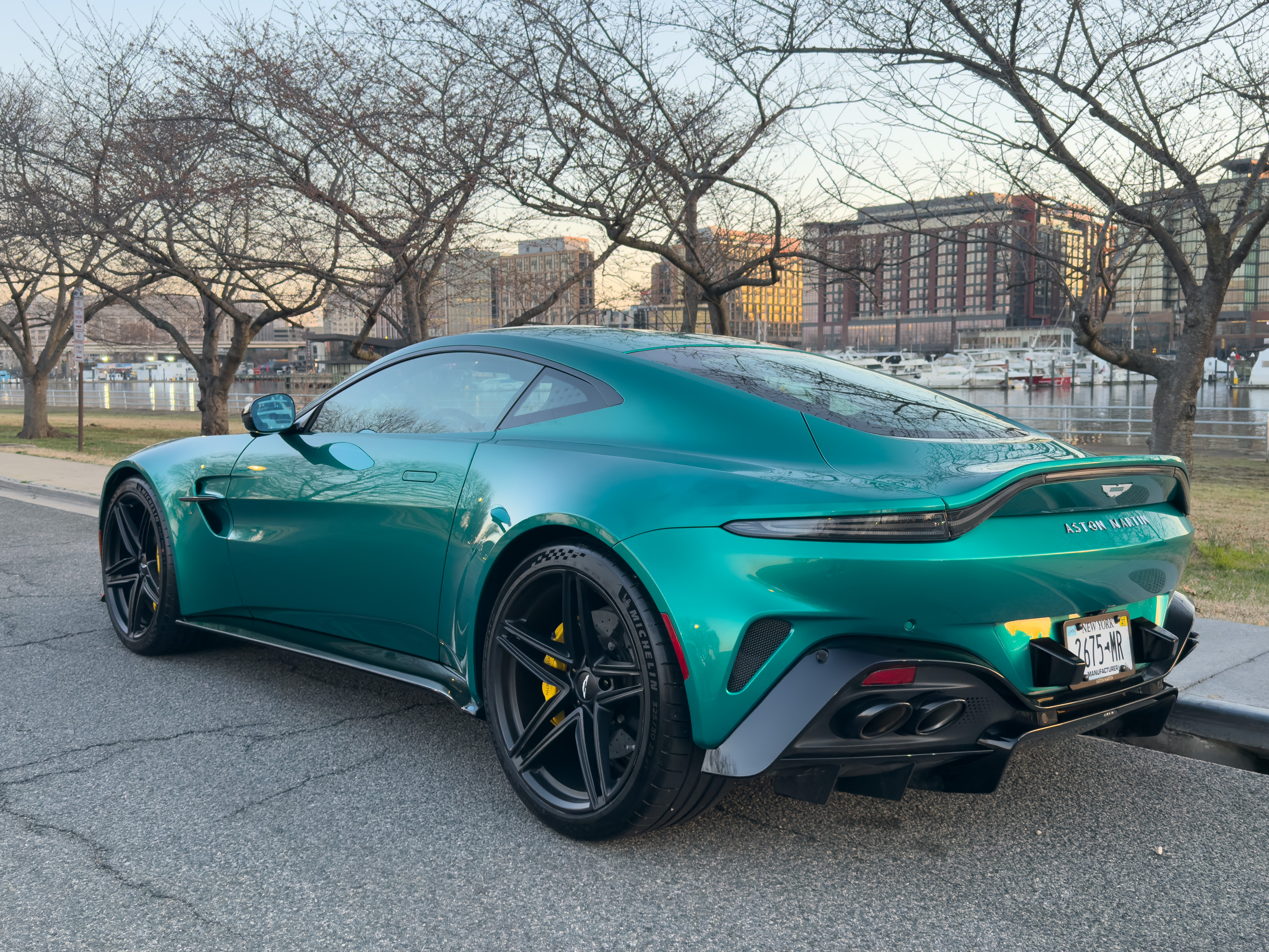 自転車 ASTON MARTIN ウィンドブレーカー グリーン