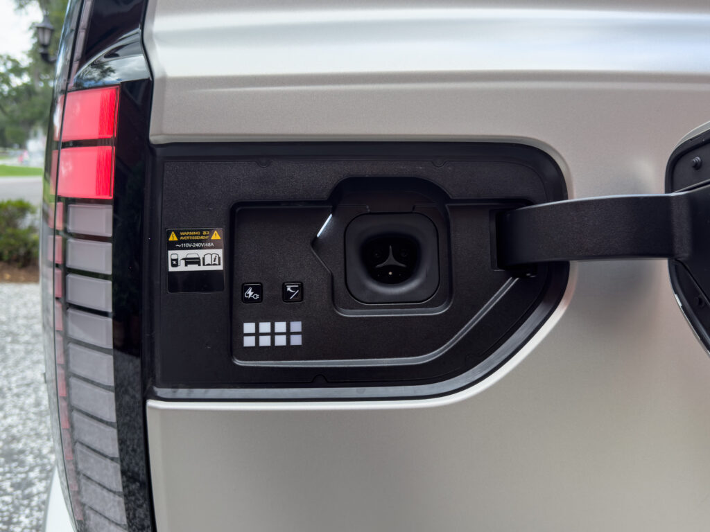 Hyundai Ionik 9 Charge Port