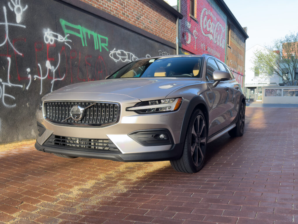 A Volvo V60 Cross Country standing in Elle, viewed from the front 3/4s