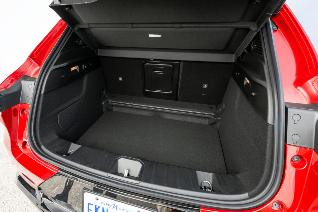 Alfa Romeo Tonale cargo area