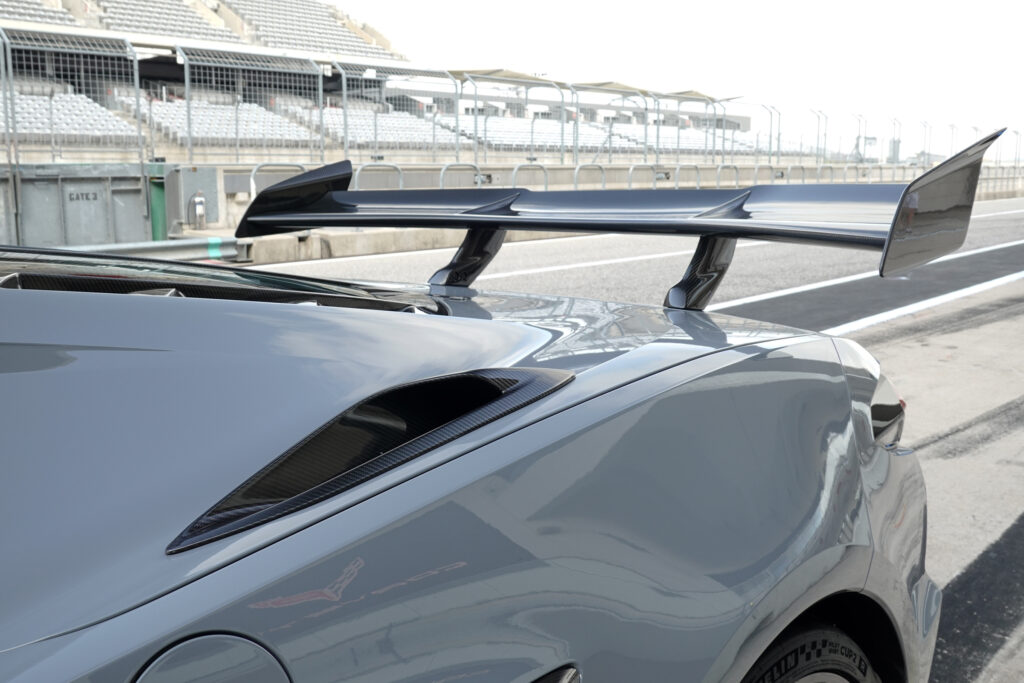 Corvette ZR1 air intake and wing