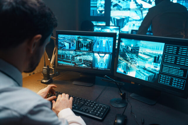 Spy-catcher saw “stupid” tech errors others made. FBI says he then made his own.