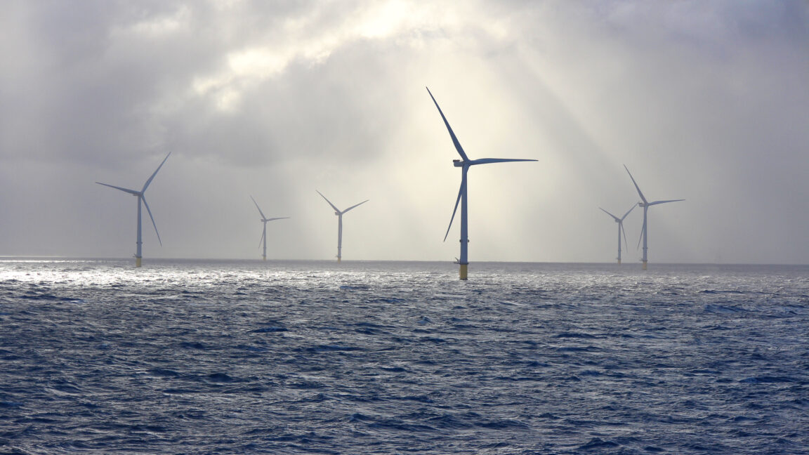 Trump admin lifts hold on offshore wind farm, doesn’t explain why