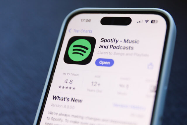 Spotify seizes the day after Apple is forced to allow external payments