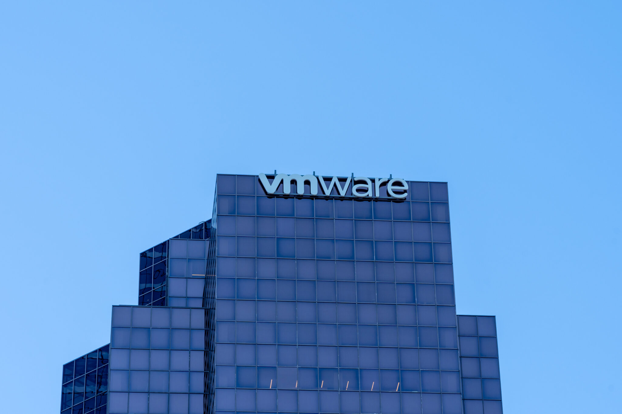 VMware cloud partners demand “firm regulatory action” on Broadcom - Ars ...