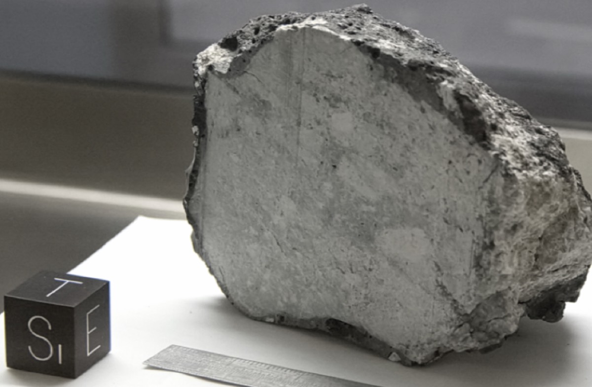 Have We Finally Solved Mystery Of Magnetic Moon Rocks Ars Technica Moonrock1